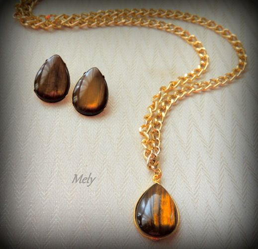 Conjunto de brincos e colar de gotas marrom